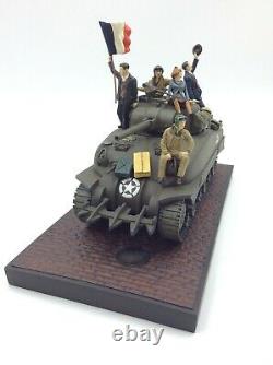 Britains 41166 VE Day Set American Tank with hedgecutter, 5 Figures damaged