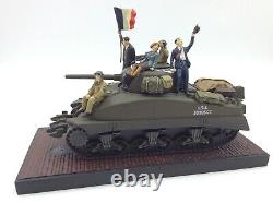 Britains 41166 VE Day Set American Tank with hedgecutter, 5 Figures damaged