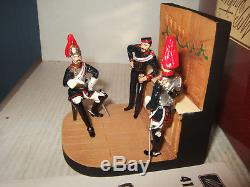 Britains 41169 Christmas scene 2005, Household Cavalry, Blues & Royals at the Bar