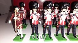 Britains 41175 2006 Grenadier Guards Drum Fife Band 17 Pieces132 metal boxd S7