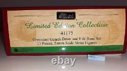 Britains 41175 2006 Grenadier Guards Drum Fife Band 17 Pieces132 metal boxd S7