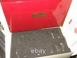 Britains 41175 Grenadier Guards 17 Piece Drum & Fife Band Set in 54mm, Luxury Box