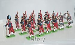 Britains 43041 RAF (Leuchars) 20 Piece Pipes & Drums Auxillary Band Set in 54mm