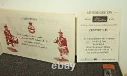 Britains 43041 RAF (Leuchars) 20 Piece Pipes & Drums Auxillary Band Set in 54mm
