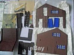 Britains 4720 Livery Stable Barn Wild West Town Building Swoppet + Instructions