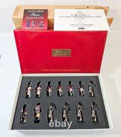 Britains 48004 Pipes and Drums Queen's Highlanders, Limited Edition, Boxed