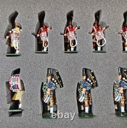 Britains 48004 Pipes and Drums Queen's Highlanders, Limited Edition, Boxed