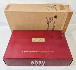 Britains 48004 Pipes and Drums Queen's Highlanders, Limited Edition, Boxed