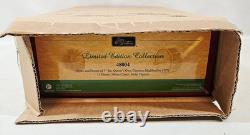 Britains 48004 Pipes and Drums Queen's Highlanders, Limited Edition, Boxed
