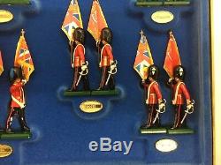 Britains 5801 Trooping The Colour, Hm Queen Guardsmen Book & Toy Soldier Set