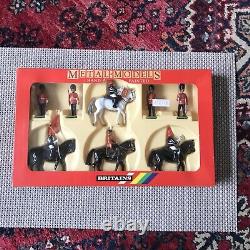 Britains 7219 HM Queen Elizabeth II With Horseguard 8 Metal Hand Painted Figures