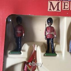 Britains 7219 HM Queen Elizabeth II With Horseguard 8 Metal Hand Painted Figures