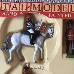 Britains 7219 HM Queen Elizabeth II With Horseguard 8 Metal Hand Painted Figures