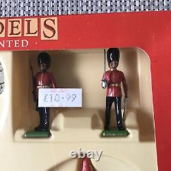 Britains 7219 HM Queen Elizabeth II With Horseguard 8 Metal Hand Painted Figures
