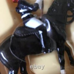Britains 7219 HM Queen Elizabeth II With Horseguard 8 Metal Hand Painted Figures
