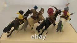 Britains 7403 Detail Mounted Cowboy 4 Horse Mounted Figure Boxed Complete (1196)