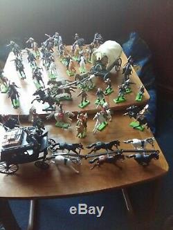 Britains 7th Cavalry. 20 Mounted. 6 Foot Soldiers. 6 Indians. C. Wagon. S. Coach