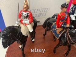 Britains 8152 Hm Queen Horseguard Lifeguard Mounted Toy Soldier Figures On Wood