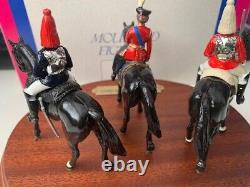Britains 8152 Hm Queen Horseguard Lifeguard Mounted Toy Soldier Figures On Wood