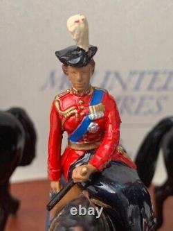 Britains 8152 Hm Queen Horseguard Lifeguard Mounted Toy Soldier Figures On Wood