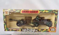 Britains 9788 Army Group Kubelwagen & German Field Gun WW2 Soldiers 1.32 Deetail