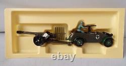 Britains 9788 Army Group Kubelwagen & German Field Gun WW2 Soldiers 1.32 Deetail