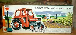 Britains Boxed Massey Ferguson Tractor 135 Cat. No. 9529 Made in England