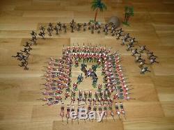 Britains Cameron Gordon Highlanders and Zulu set 89, 157, 147, 188 toy soldiers