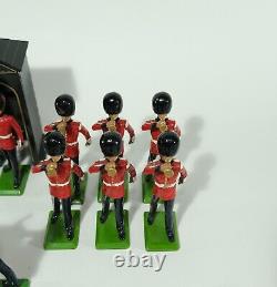Britains Ceremonial Coldstream Guards Band 18 Figures Trumpet Drums Soldiers