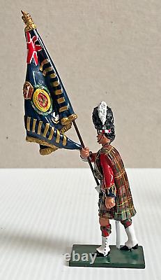 Britains Colour Party 1st Bn. Queens Own Cameron Highlanders 79th, 54mm #48006