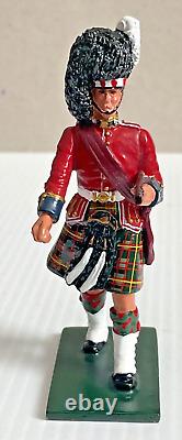 Britains Colour Party 1st Bn. Queens Own Cameron Highlanders 79th, 54mm #48006