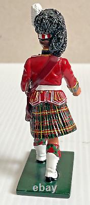 Britains Colour Party 1st Bn. Queens Own Cameron Highlanders 79th, 54mm #48006