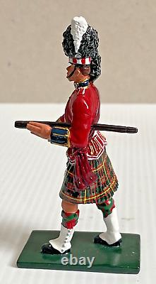 Britains Colour Party 1st Bn. Queens Own Cameron Highlanders 79th, 54mm #48006