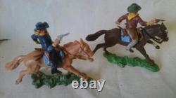 Britains Cowboys American Wild West 1970s 22 plastic figures Hong Kong