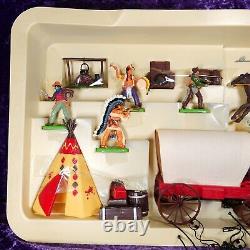 Britains Deetail 7422 Wild West Covered Wagon Action Set 1996