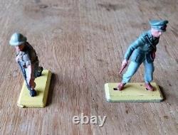 Britains Deetail Afrika Korp Dispatch Rider 9694 + Figures 8th Army/Afrika Korp