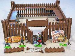 Britains Deetail Fort Commanche Bundle with 55 painted Wild West Figures