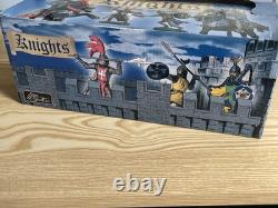 Britains Deetail, Knights & Saracens, Toy Soldiers, In Original Trade Box. 1/32