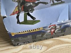 Britains Deetail, Knights & Saracens, Toy Soldiers, In Original Trade Box. 1/32