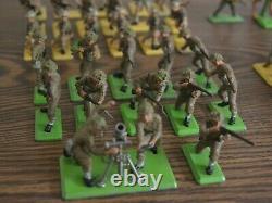 Britains Deetail Toy Soldiers Large Set 81 Pieces 1971
