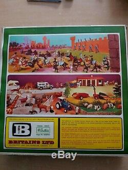 Britains Deetail Wild West Indians Boxed No 7546 (lot 2643)