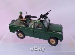 Britains Die Cast Lwb Military Land Rover With Soldiers 9777 Boxed 1.32 Scale