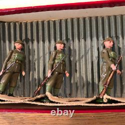 Britains EXTREMELY RARE Set 1828 British Infantry At Ease. 1939 Only
