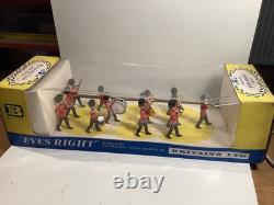 Britains Eyes Right Soldiers 7243 Band Of Scots Guards Very Near Mint In Box