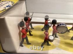 Britains Eyes Right Soldiers 7243 Band Of Scots Guards Very Near Mint In Box