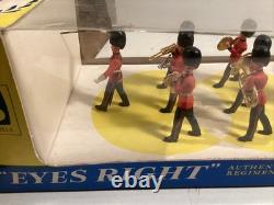 Britains Eyes Right Soldiers 7243 Band Of Scots Guards Very Near Mint In Box