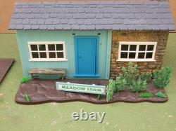 Britains Farm. Meadow Farm Cottage No 4716
