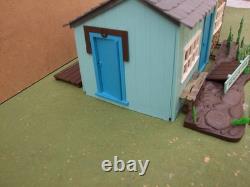 Britains Farm. Meadow Farm Cottage No 4716