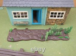 Britains Farm. Meadow Farm Cottage No 4716
