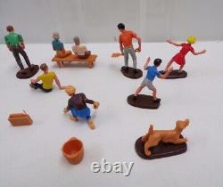 Britains Floral Garden Family People Dog Figures Collection 1.32 Plastic